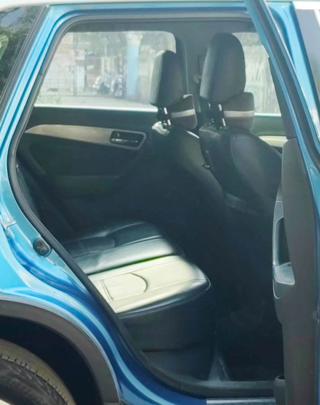 Second-hand 2016 Maruti Suzuki Vitara Brezza ZDi Plus for sale in Mira Road-6