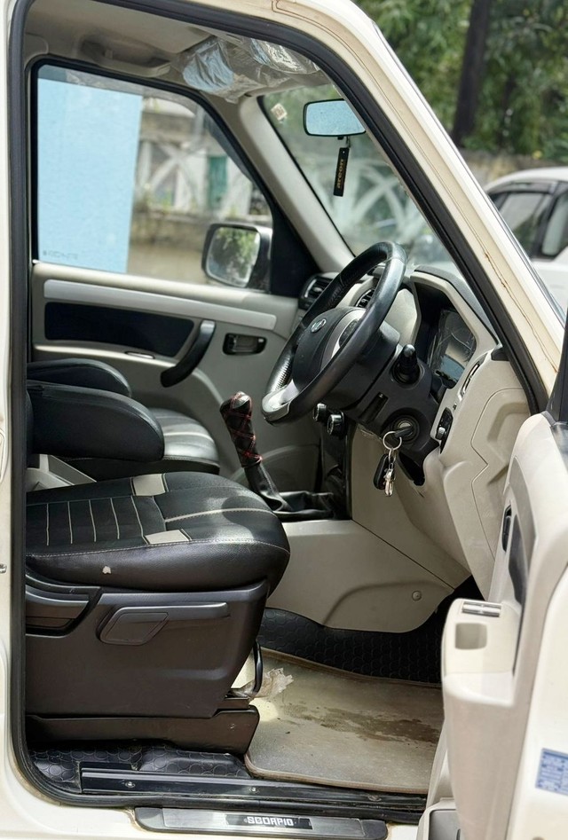 Second-hand 2017 Mahindra Scorpio Intelli Hybrid S10 for sale in Mira Road-12