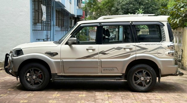 Second-hand 2017 Mahindra Scorpio Intelli Hybrid S10 for sale in Mira Road-3