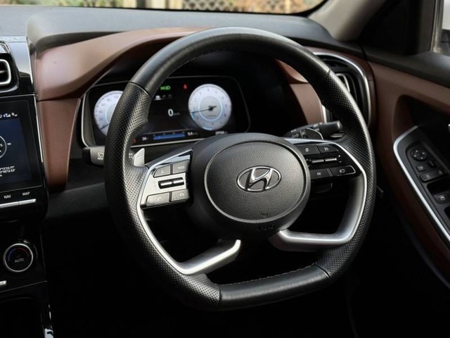 Second-hand 2022 Hyundai Alcazar Signature (O) AT for sale in Mumbai-3