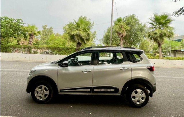 Second-hand 2022 Renault Triber RXT BSVI for sale in New Delhi-2