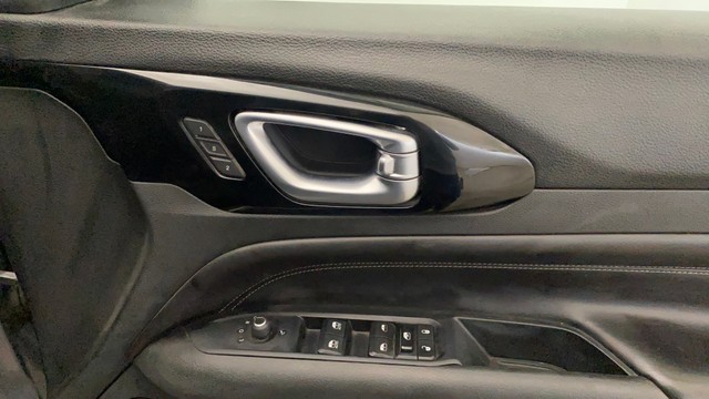 Second-hand 2022 Jeep Compass 2.0 Model S Opt 4x4 AT for sale in Greater Noida-17