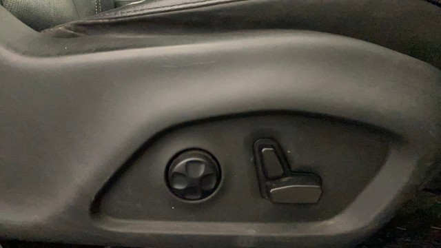 Second-hand 2022 Jeep Compass 2.0 Model S Opt 4x4 AT for sale in Greater Noida-18