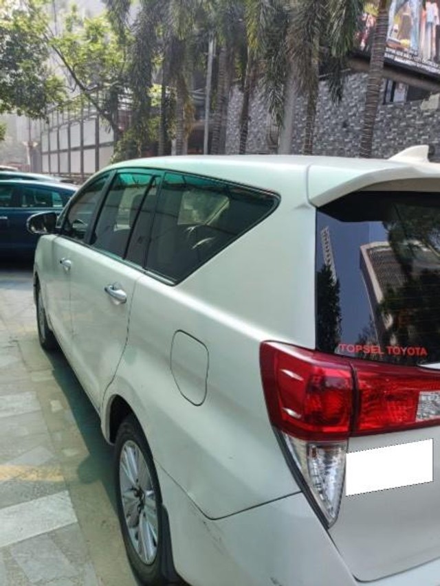 Second-hand 2018 Toyota Innova Crysta 2.8 GX AT BSIV for sale in Kolkata-5