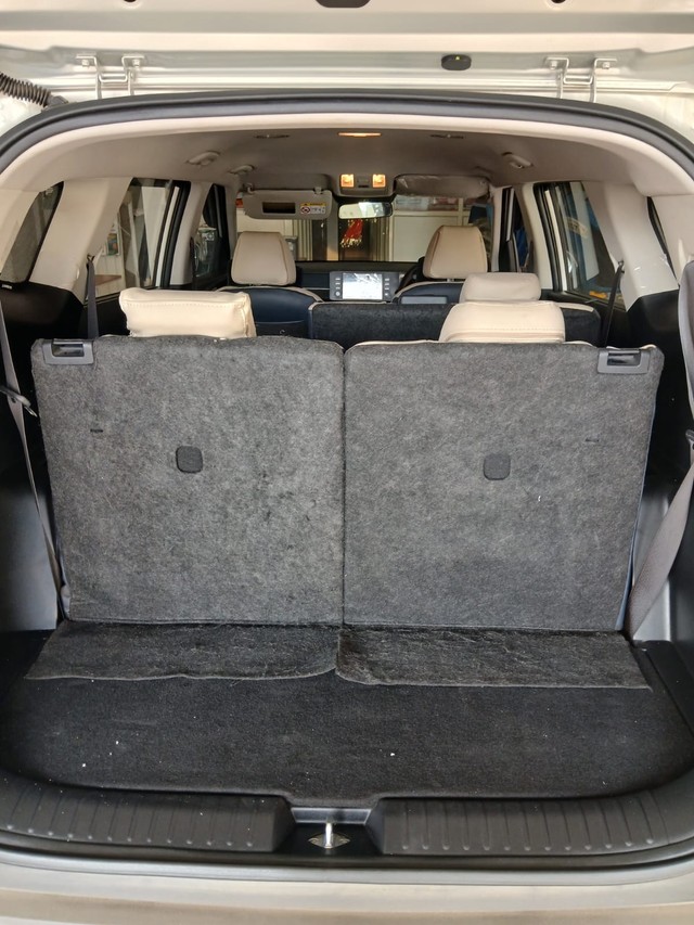 Second-hand 2025 Kia Carens Clavis HTE (O) Diesel for sale in Mainpuri-3