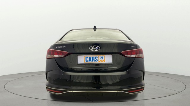 Second-hand 2020 Hyundai Verna SX IVT for sale in Kochi-3