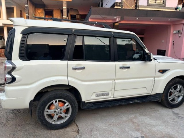 Second-hand 2017 Mahindra Scorpio Intelli Hybrid S10 for sale in Gwalior-2