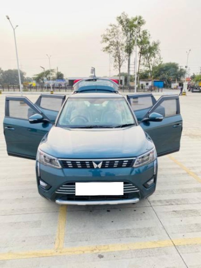Second-hand 2022 Mahindra XUV300 W8 Turbosport Dual Tone BSVI for sale in Ujjain-0