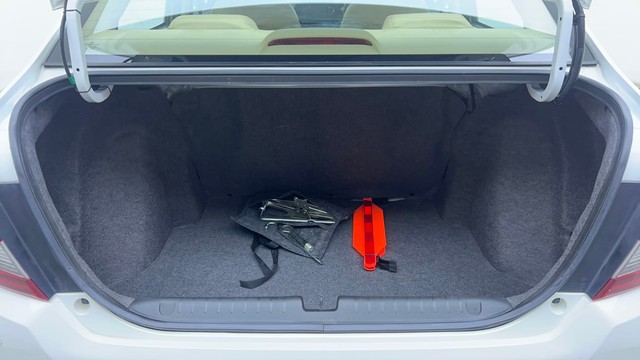 Second-hand 2023 Honda Amaze 2nd Gen VX for sale in Hyderabad-9