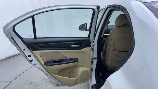 Second-hand 2023 Honda Amaze 2nd Gen VX for sale in Hyderabad-33