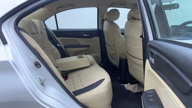 Second-hand 2023 Honda Amaze 2nd Gen VX for sale in Hyderabad-31