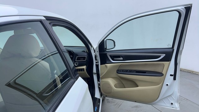 Second-hand 2023 Honda Amaze 2nd Gen VX for sale in Hyderabad-16