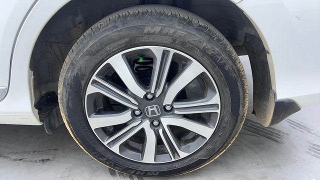 Second-hand 2023 Honda Amaze 2nd Gen VX for sale in Hyderabad-19