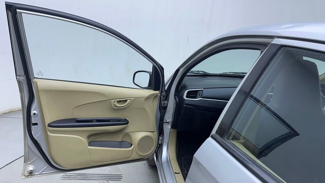 Second-hand 2017 Honda Brio S MT for sale in Hyderabad-36