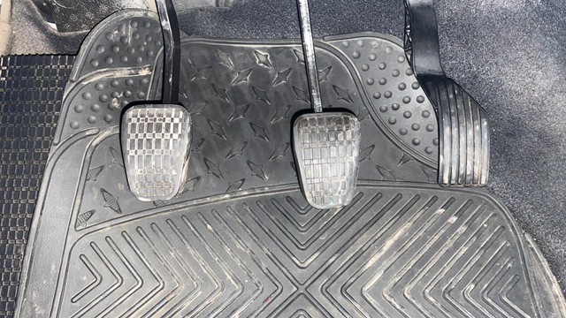 Second-hand 2020 Tata Altroz XE BSVI for sale in Kochi-14