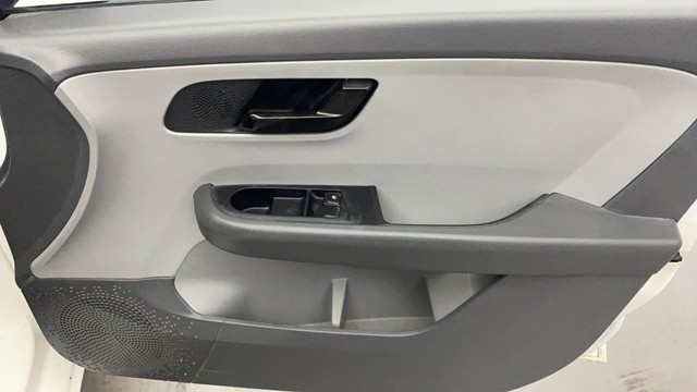 Second-hand 2020 Tata Altroz XE BSVI for sale in Kochi-17