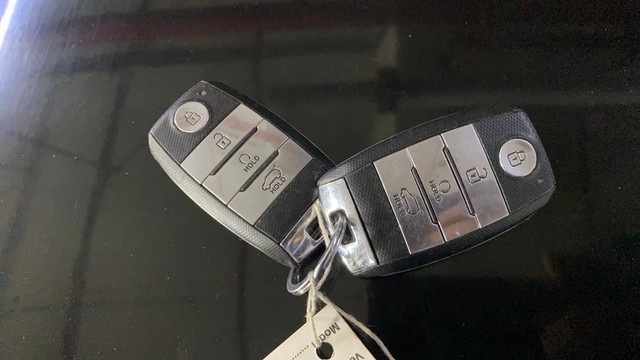 Second-hand 2023 Kia Carens Prestige Plus DCT for sale in Kolkata-21