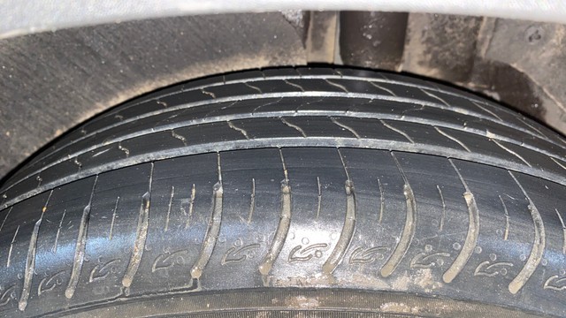 Second-hand 2023 Kia Carens Prestige Plus DCT for sale in Kolkata-32