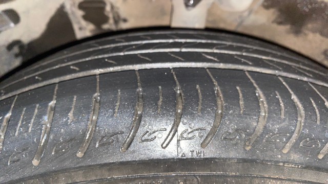 Second-hand 2023 Kia Carens Prestige Plus DCT for sale in Kolkata-31