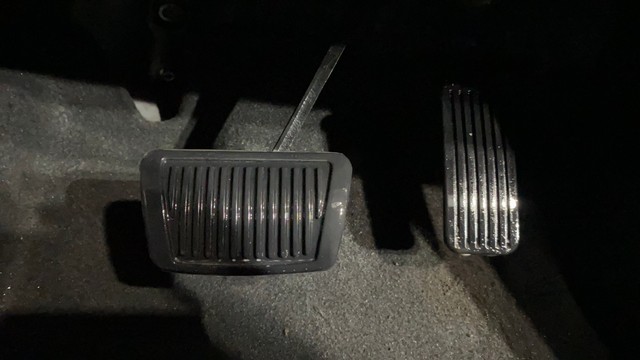 Second-hand 2023 Kia Carens Prestige Plus DCT for sale in Kolkata-14