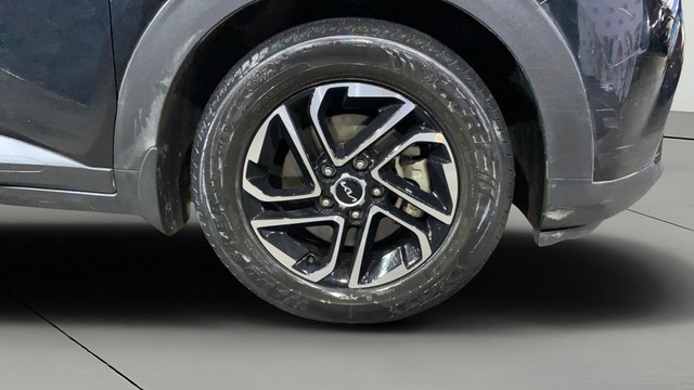 Second-hand 2023 Kia Carens Prestige Plus DCT for sale in Kolkata-24