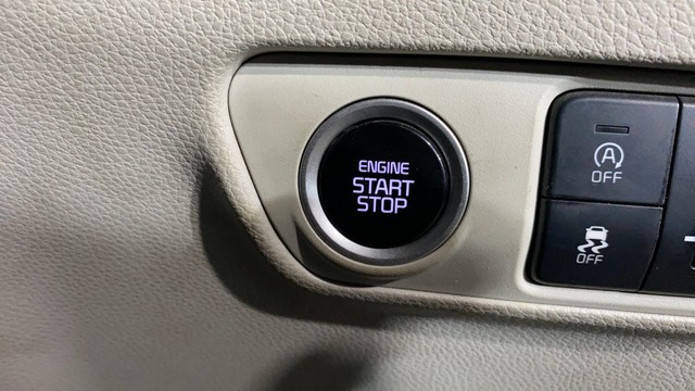 Second-hand 2023 Kia Carens Prestige Plus DCT for sale in Kolkata-23