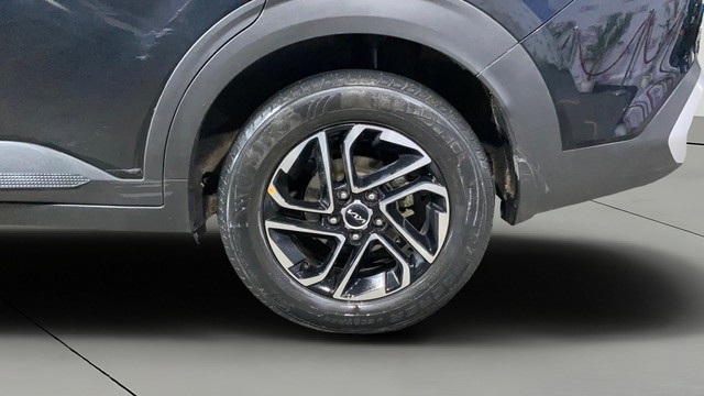 Second-hand 2023 Kia Carens Prestige Plus DCT for sale in Kolkata-27