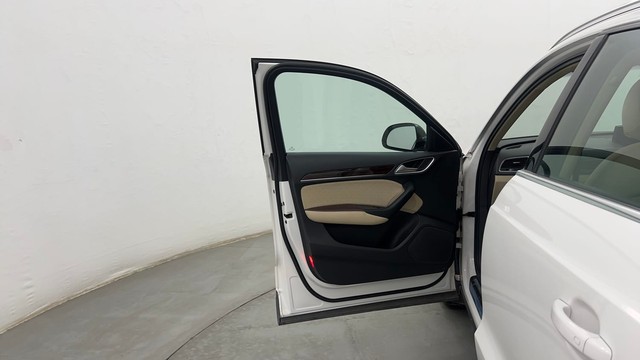 Second-hand 2017 Audi Q3 30 TDI Premium FWD for sale in Pune-38