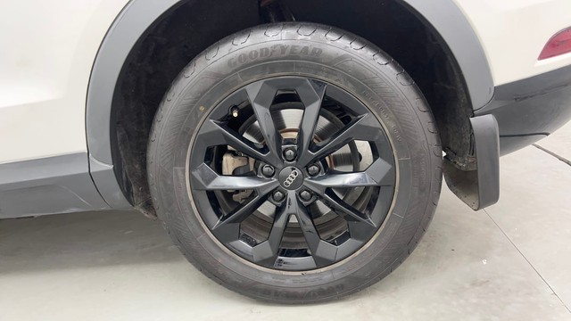 Second-hand 2017 Audi Q3 30 TDI Premium FWD for sale in Pune-19