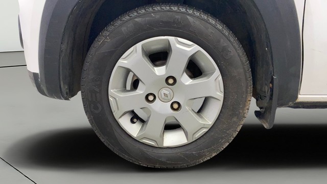 Second-hand 2018 Renault KWID 1.0 RXT for sale in Kochi-25