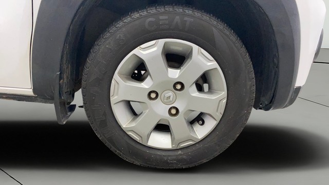 Second-hand 2018 Renault KWID 1.0 RXT for sale in Kochi-23