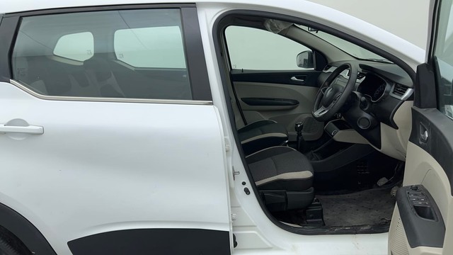 Second-hand 2022 Renault Triber RXZ for sale in Ahmedabad-15