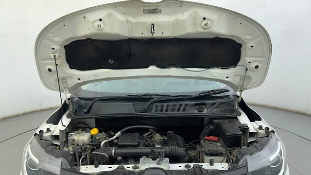 Second-hand 2022 Renault Triber RXZ for sale in Ahmedabad-8