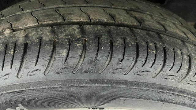 Second-hand 2022 Renault Triber RXZ for sale in Ahmedabad-28