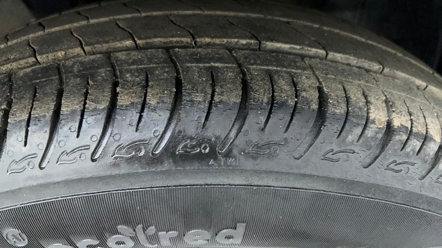 Second-hand 2022 Renault Triber RXZ for sale in Ahmedabad-34