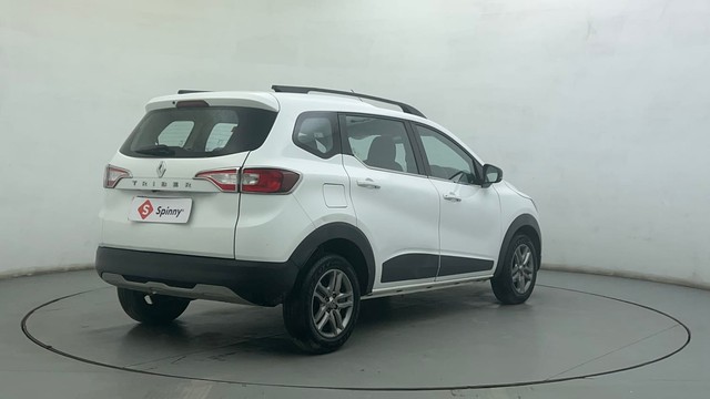 Second-hand 2022 Renault Triber RXZ for sale in Ahmedabad-3