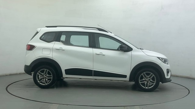 Second-hand 2022 Renault Triber RXZ for sale in Ahmedabad-2