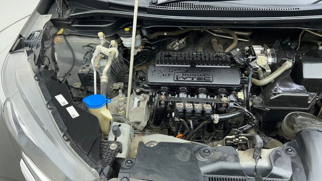 Second-hand 2022 Honda WR-V i-VTEC VX for sale in Ahmedabad-38