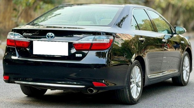 Second-hand 2017 Toyota Camry 2.5 Hybrid for sale in New Delhi-8