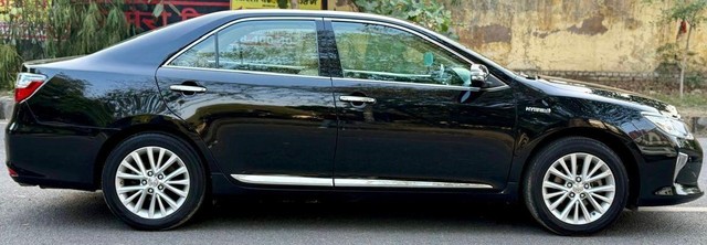 Second-hand 2017 Toyota Camry 2.5 Hybrid for sale in New Delhi-1