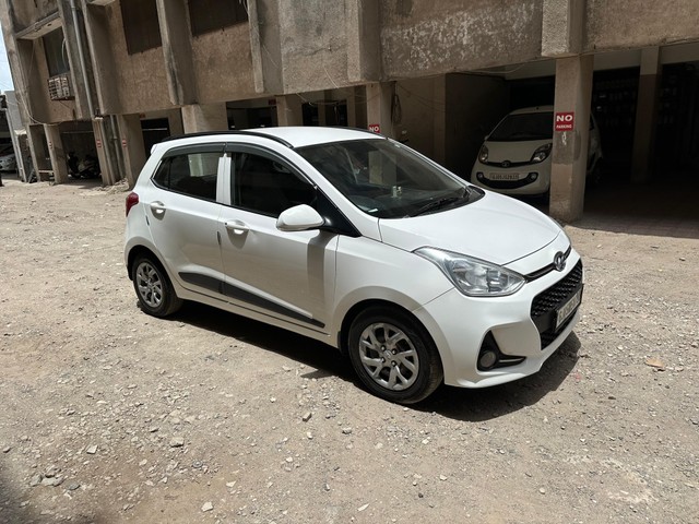 Second-hand 2018 Hyundai Grand i10 1.2 CRDi Sportz for sale in Surat-7