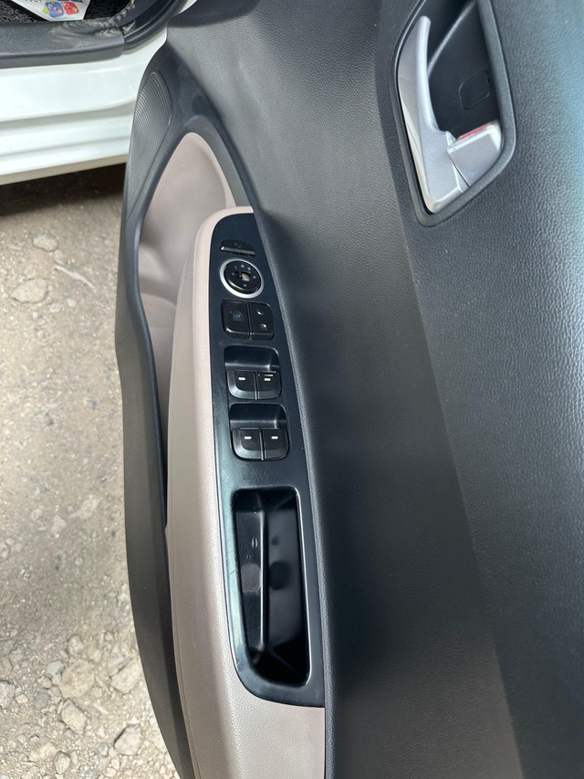 Second-hand 2018 Hyundai Grand i10 1.2 CRDi Sportz for sale in Surat-8