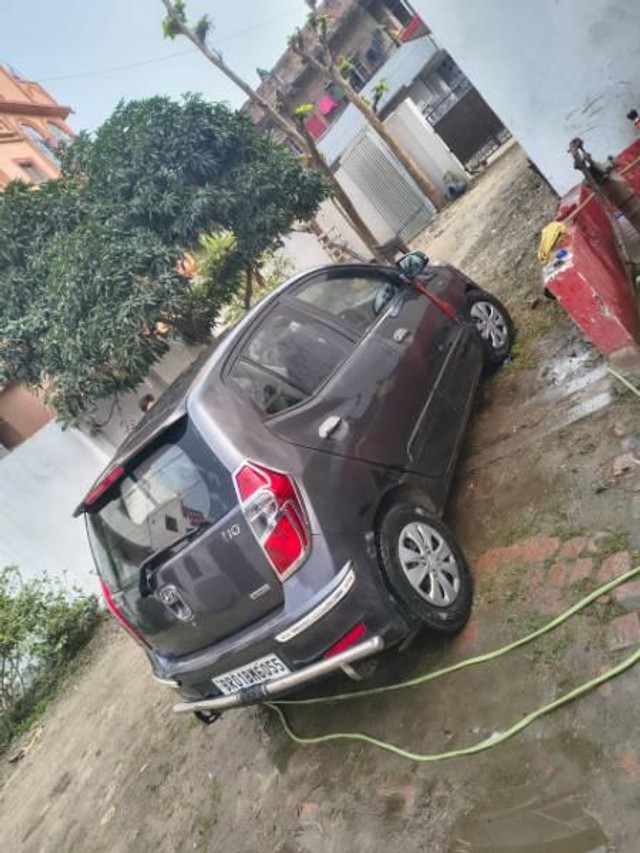 Hyundai i10 Sportz Second-hand 2012 Hyundai i10 Sportz for sale in Hajipur-3