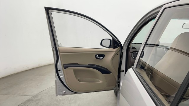 Second-hand 2014 Hyundai i10 Sportz 1.1L for sale in Chennai-36