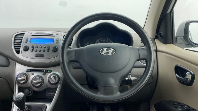 Second-hand 2014 Hyundai i10 Sportz 1.1L for sale in Chennai-32