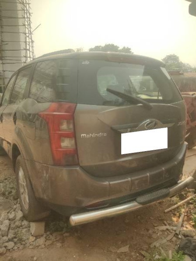 Second-hand 2018 Mahindra XUV500 R W10 FWD for sale in Chakradharpur-1