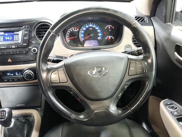 Second-hand 2014 Hyundai Xcent Petrol for sale in Kochi-27
