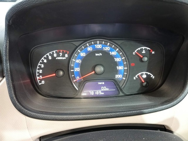 Second-hand 2014 Hyundai Xcent Petrol for sale in Kochi-13