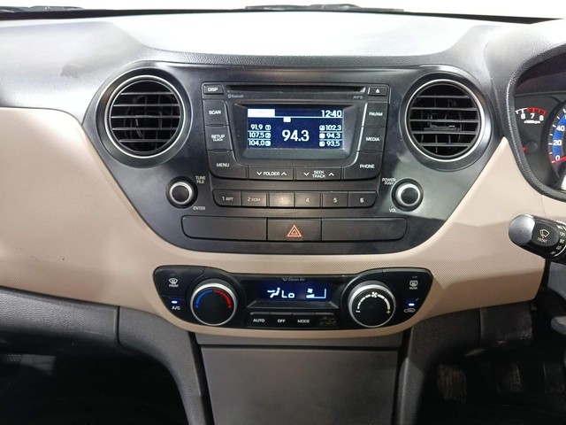 Second-hand 2014 Hyundai Xcent Petrol for sale in Kochi-30