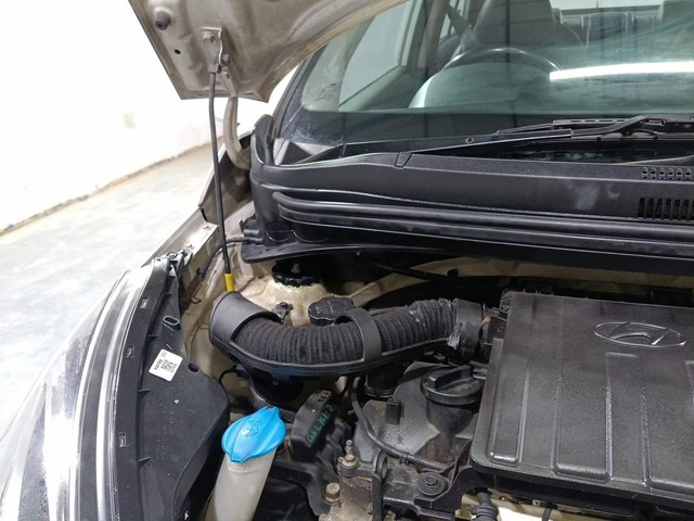 Second-hand 2014 Hyundai Xcent Petrol for sale in Kochi-38